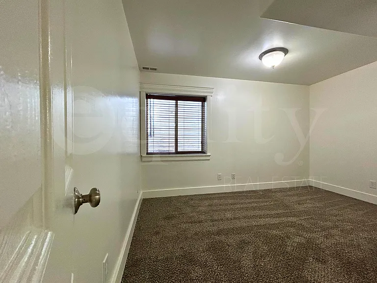 8045 N Plum Creek Dr #4 — Photo 30