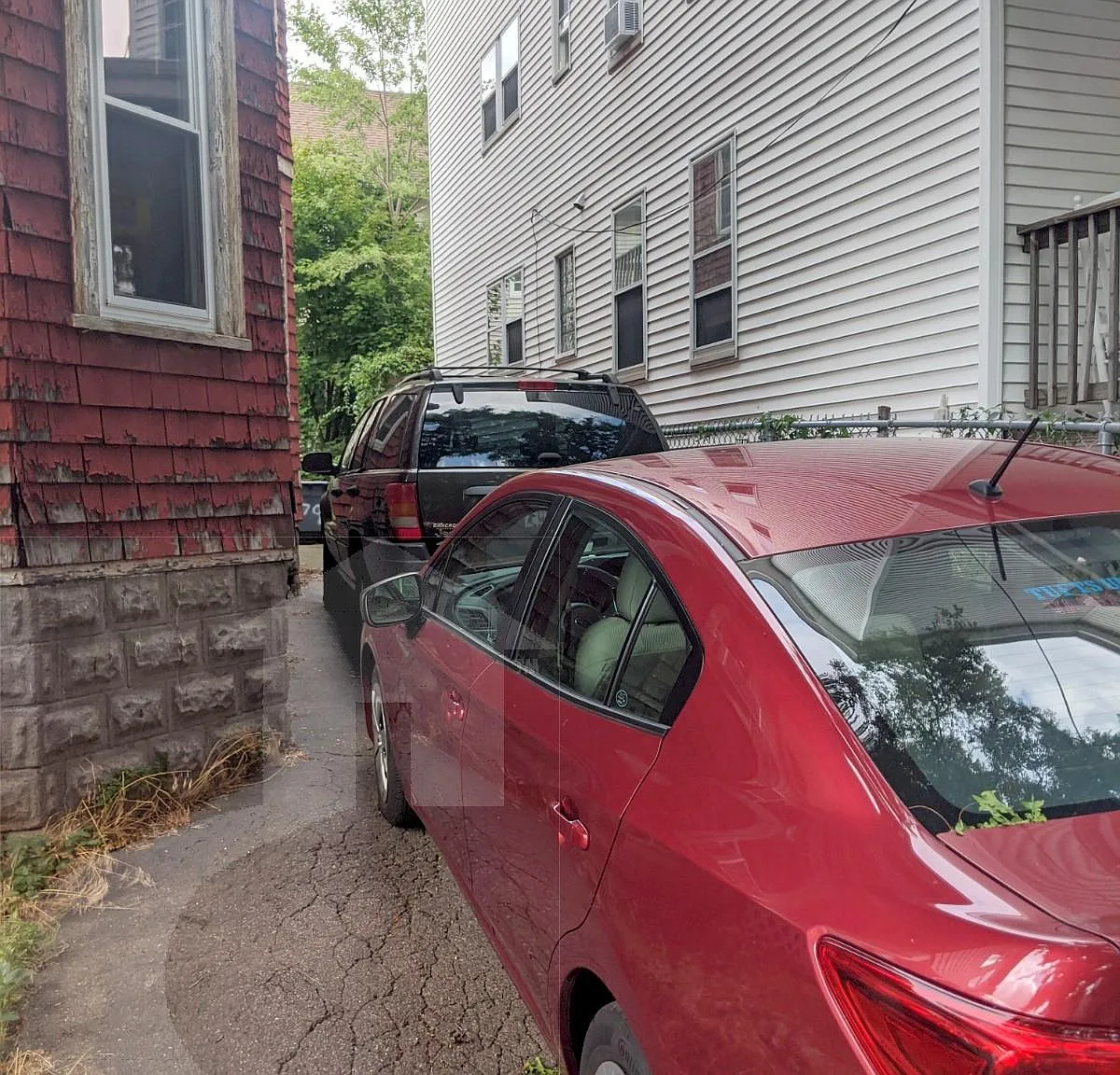 3 bed, 1100 sqft, $3,300 — Photo 4
