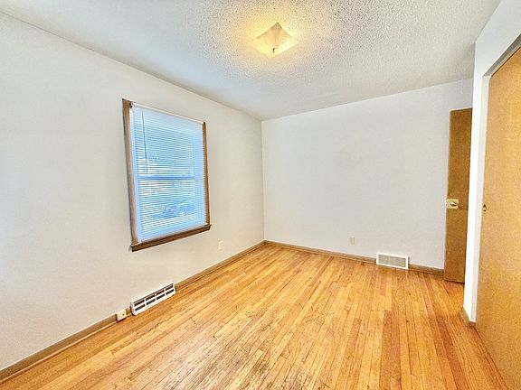 5th image of 625 Vera Ct #11489579