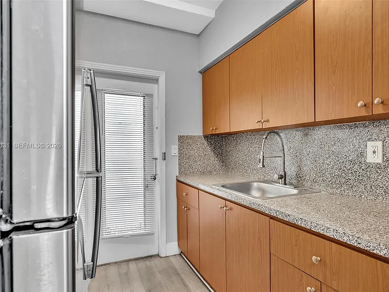 934 Meridian Ave #6 — Photo 8