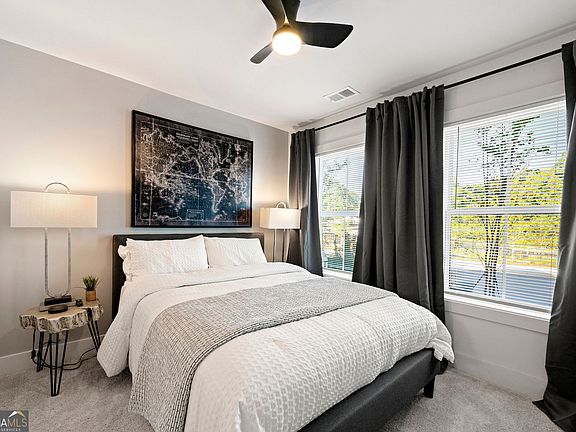 3rd image of 1389 Cozy Ct SE