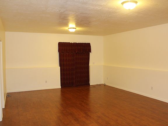 3rd image of 10736 S Pine Grove Way