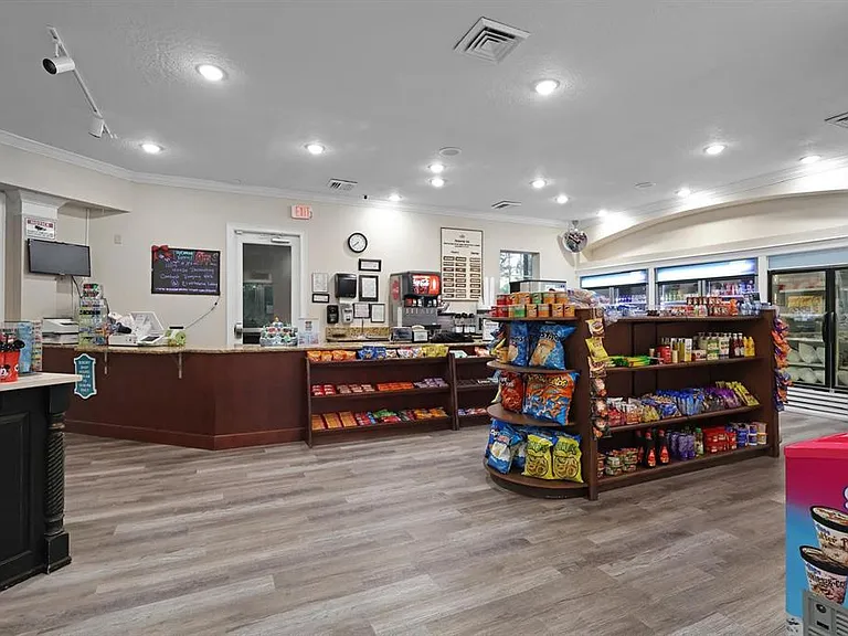 2310 Silver Palm Dr #201 — Photo 31