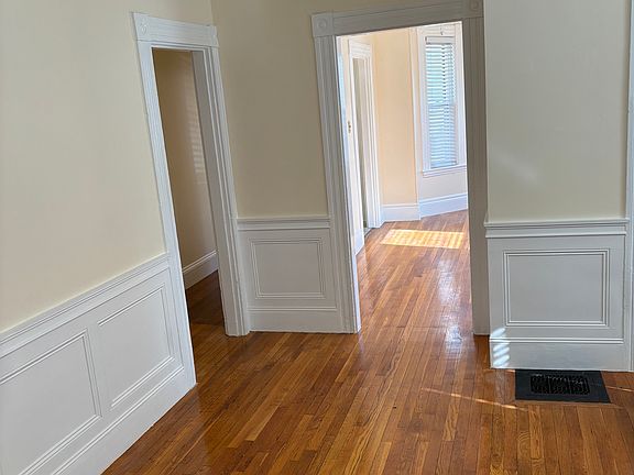 4th image of 6 Charles St