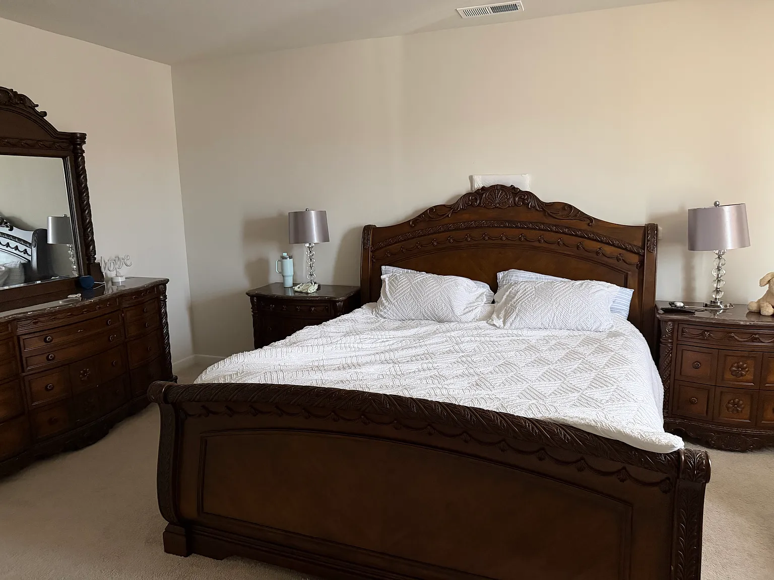 5 bed, 3.5 bath, 5481 sqft, $3,250 — Photo 3