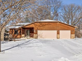 2093 Vienna Ln, Eagan, MN 55122