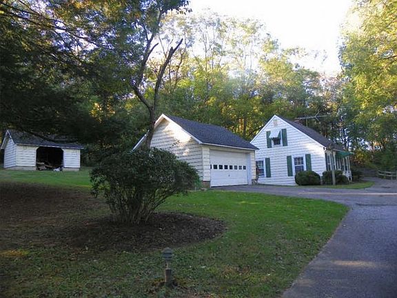 Guest House with Garage
