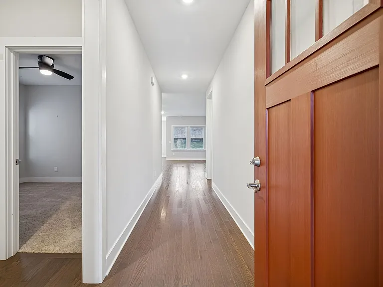428 Triple Crown Cir — Photo 2