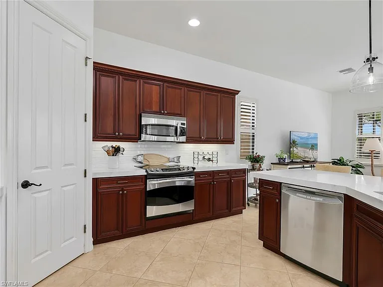 7660 Cottesmore Dr — Photo 27