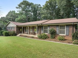 2466 Glenbonnie Dr, Dunwoody, GA 30360