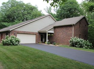 28 High Forest Dr, Belleville, IL