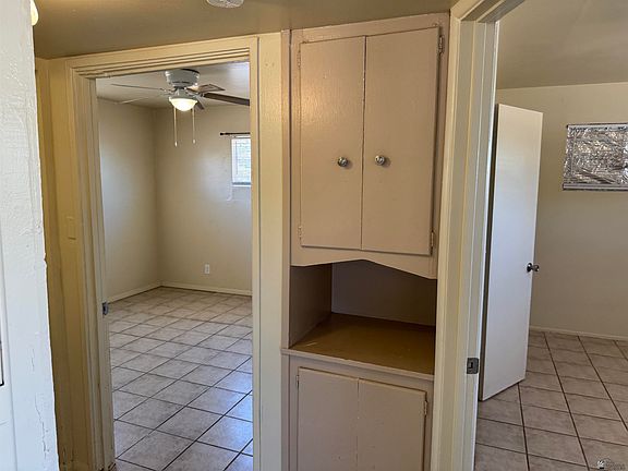 4th image of 903 W Westridge Dr