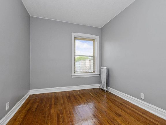 5th image of 7556 S Calumet Ave #322-2