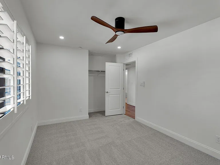2542 W Nopal Ave — Photo 35