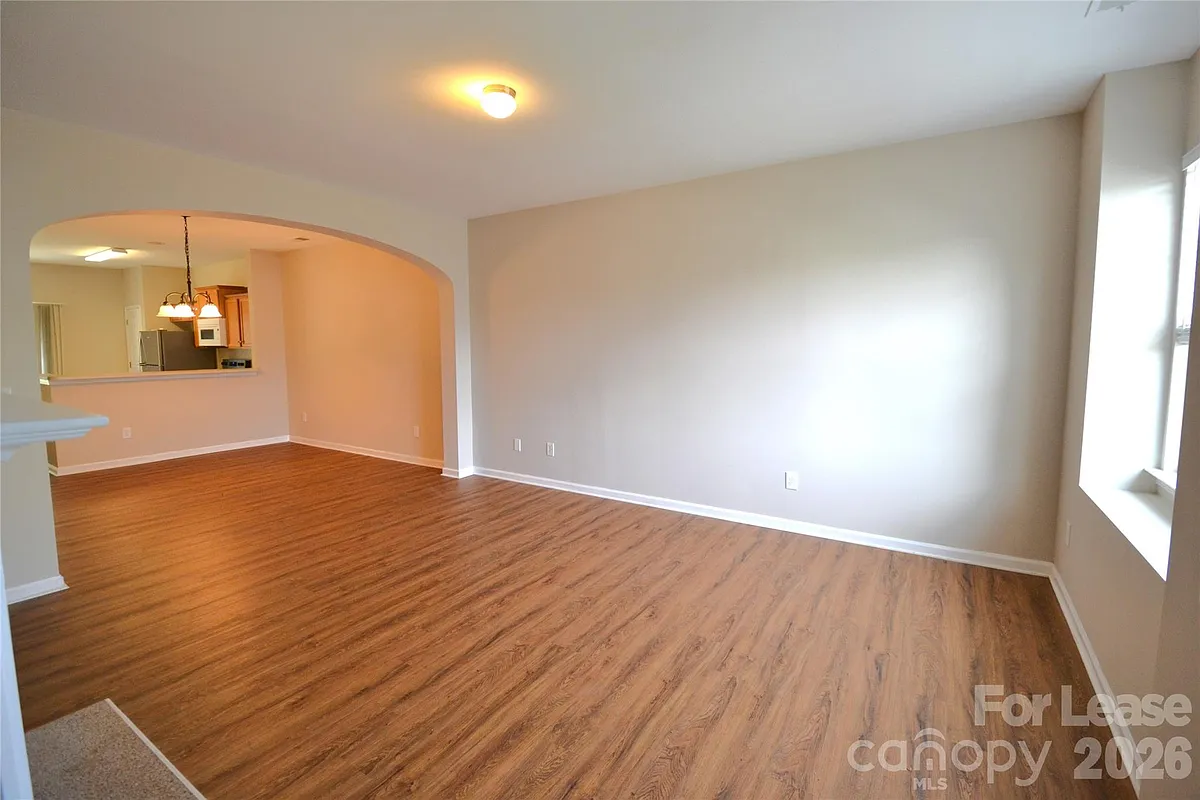 Building Photo - 12633 Persimmon Tree Dr