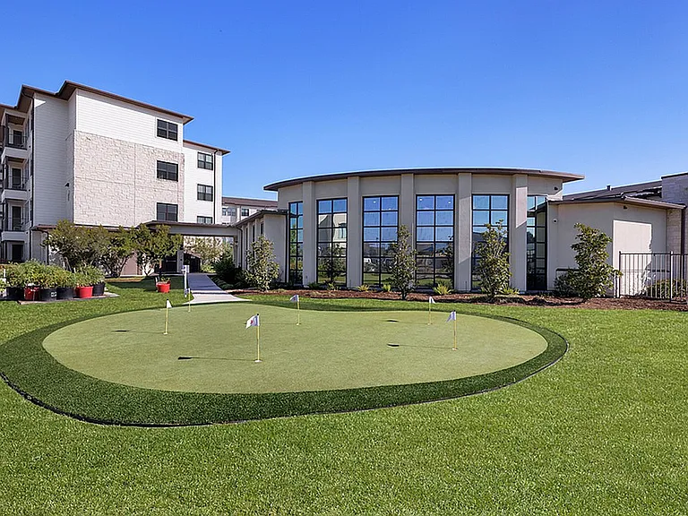 Outdoor Putting Green