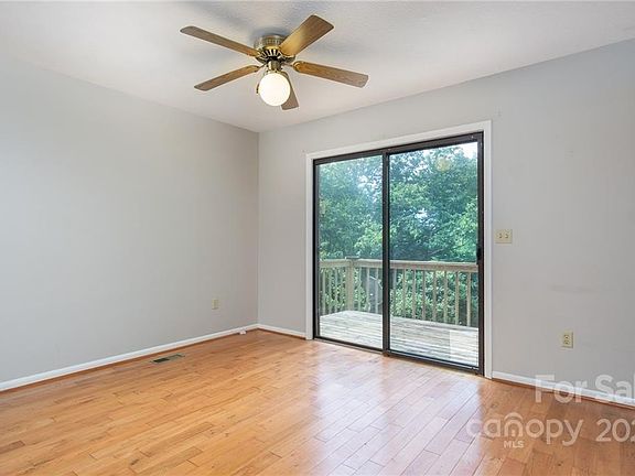 4th image of 17 Mountain Dr #1