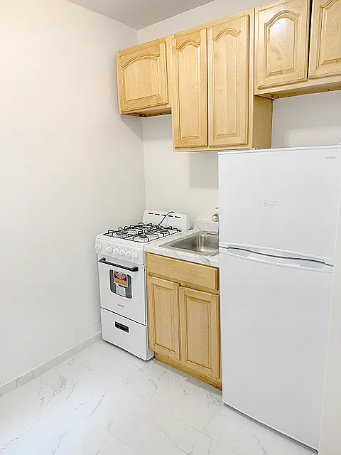 313 East 90th Street — Photo 3