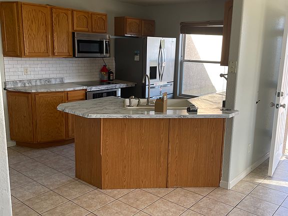 2nd image of 1029 S Avenida Del Oro E