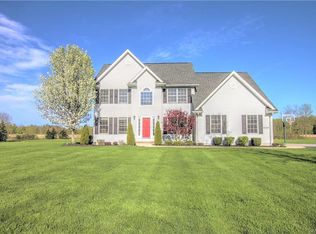 6129 Smith Rd, Hamburg, NY 14075