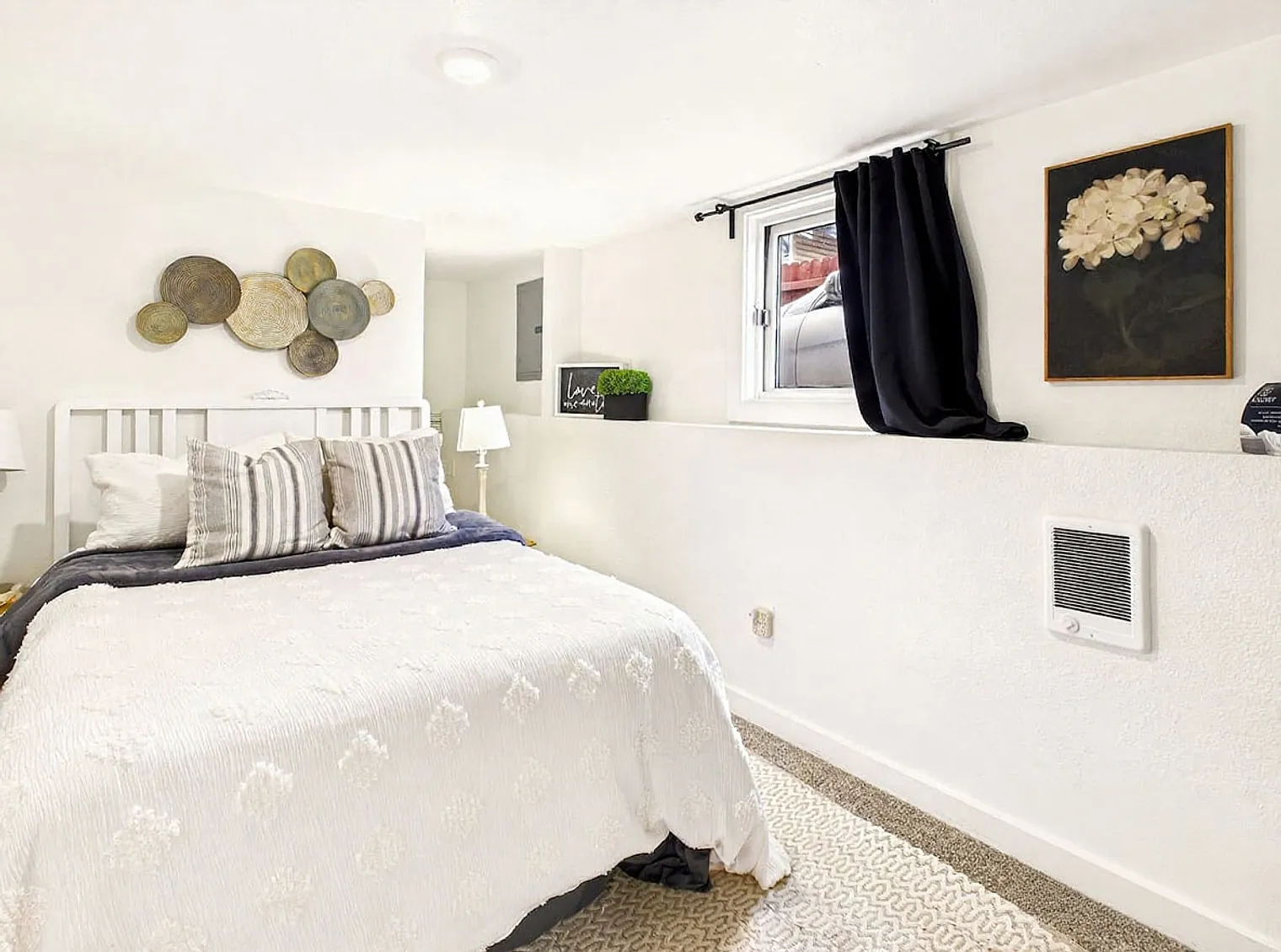2 bed, 1.0 bath, 742 sqft, $4,882 — Photo 3