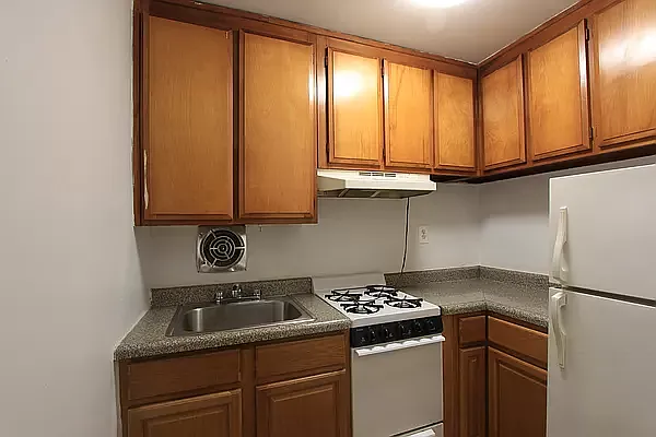 Rented by Zuz Realty | media 3