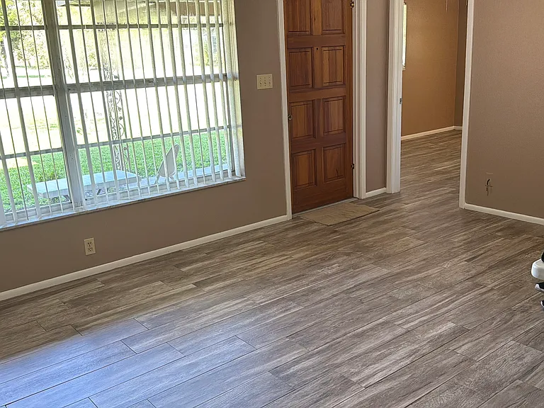 207 Belmont St — Photo 3