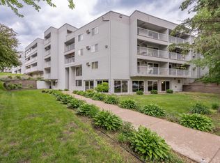 175 County Road B2 E APT 429, Little Canada, MN 55117