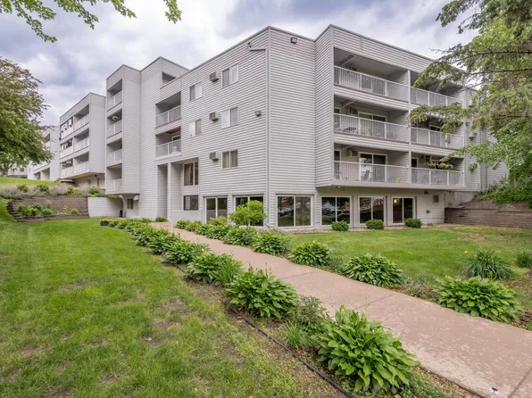175 County Road B2 E APT 429, Little Canada, MN 55117