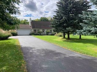 101 Edmund St, Sackets Harbor, NY 13685