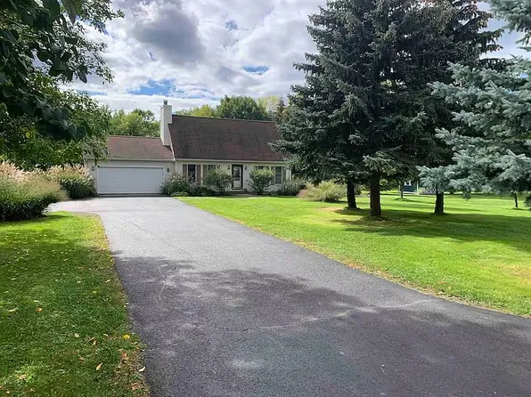 101 Edmund St, Sackets Harbor, NY 13685