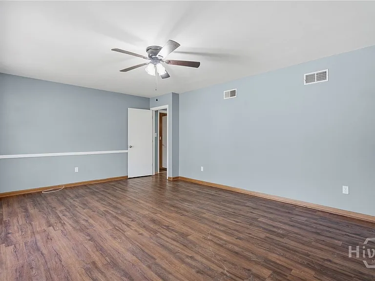3 Monica Blvd — Photo 5