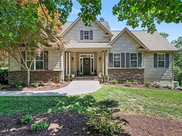 242 Harbor Dr E, Lexington, NC 27292