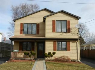 13 Coolidge Rd, Peabody, MA 01960