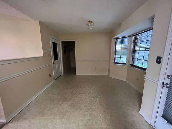 5th image of 800 Christian Dr