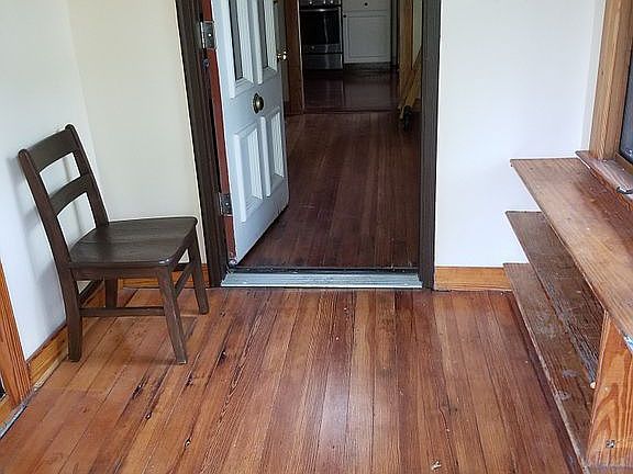 Enclosed entryway