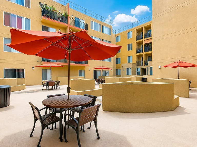 Huntington Plaza Senior Apartments — Photo 7