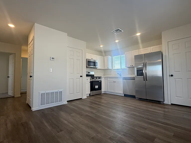 4037 S 12th St #205 — Photo 6
