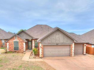 2917 Boulder Ct, Edmond, OK 73003