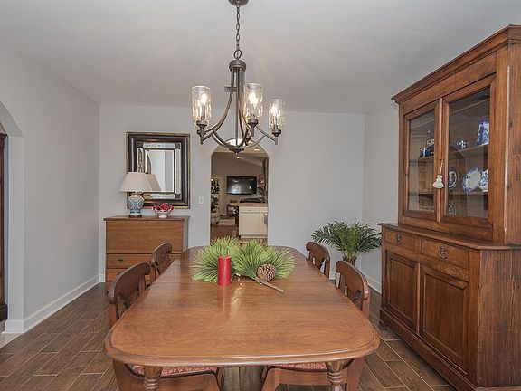 5th image of 5640 Enchanting Oaks Dr