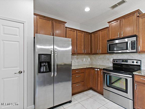 4th image of 13960 BERRYVIEW Road