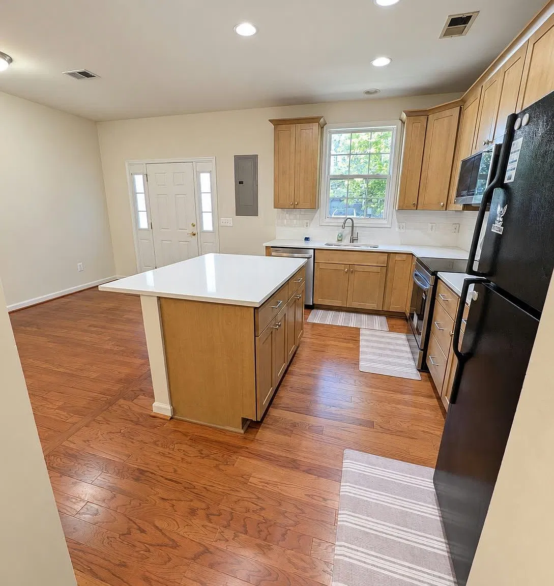 2 bed, 2.5 bath, 1430 sqft, $2,150 — Photo 4