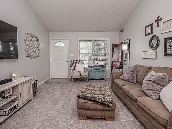 3rd image of 4424 Strathmoor Dr