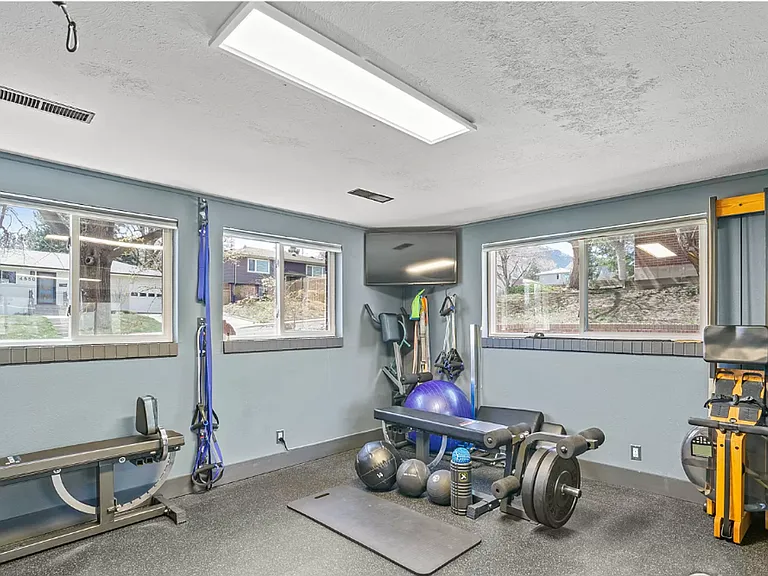 4555 Brookfield Dr — Photo 23