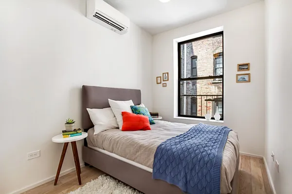 Rented by Bohemia Realty Group | media 47