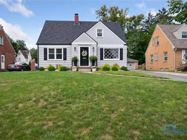 3029 Barrington Dr, Toledo, OH 43606