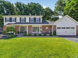 14768 Timberbluff Dr, Chesterfield, MO 63017