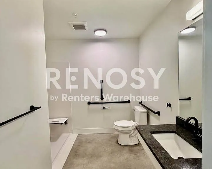 2701 Ingersoll Ave #204 — Photo 13