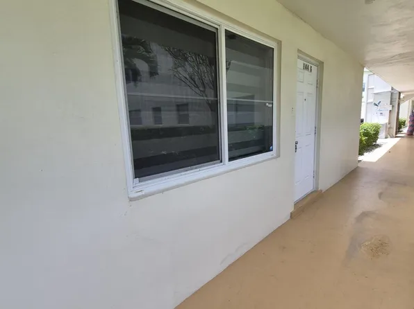 144 Dorchester E, West Palm Beach, FL