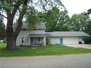 255 E Oak St, Elsie, MI